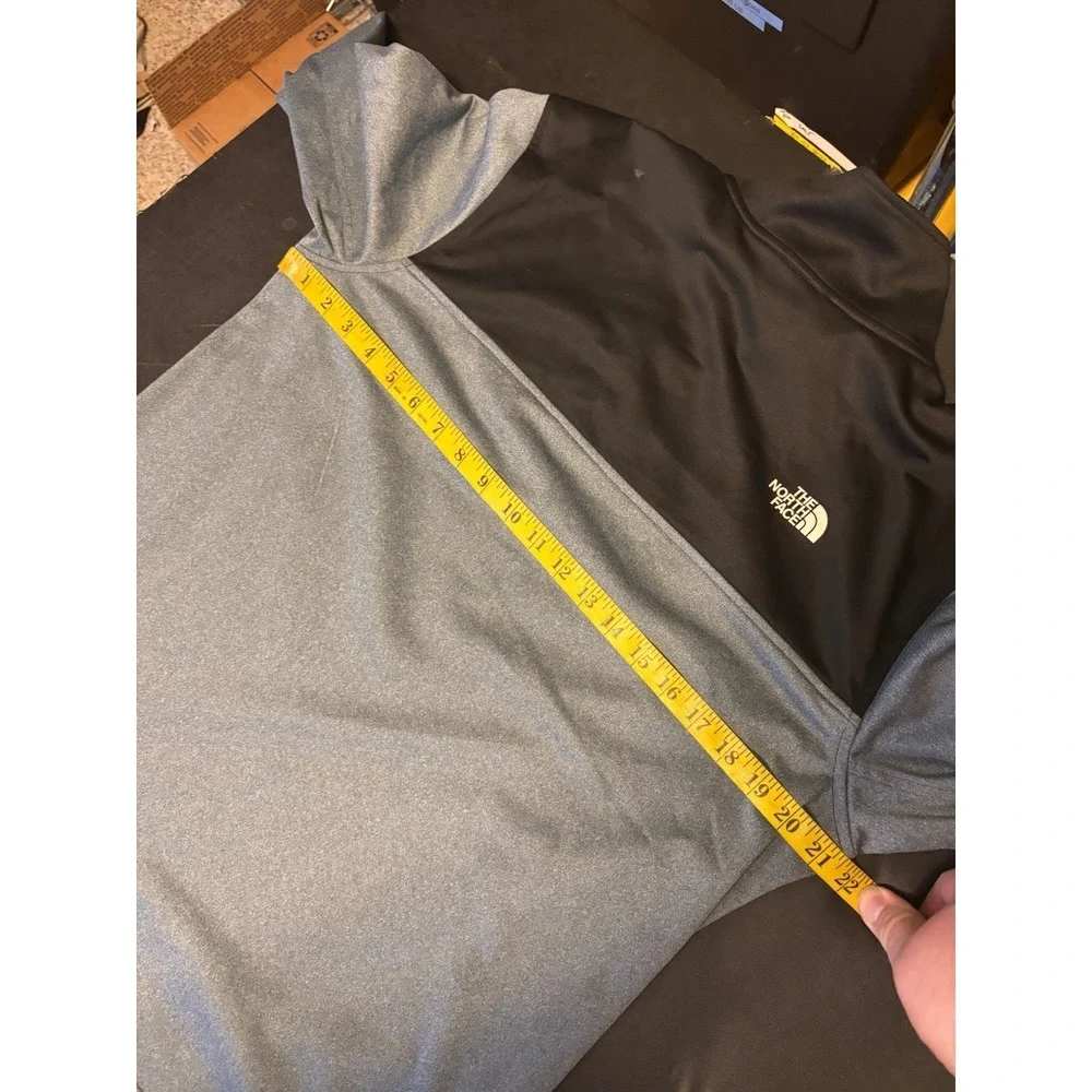 The North Face Mens Medium Blue And Black 1/4 Zip Pullover